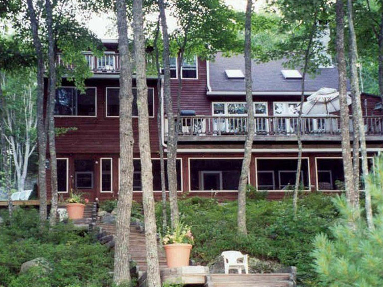 Lakeside Cottages